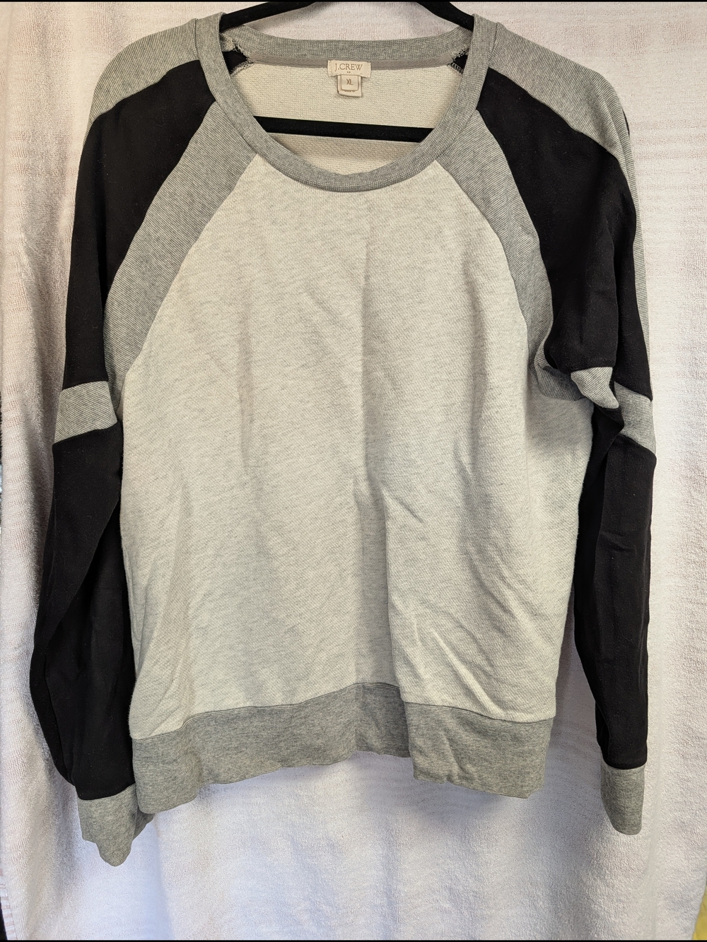 J.Crew Two-Tone Gray and Black Raglan Sweats Inhirt